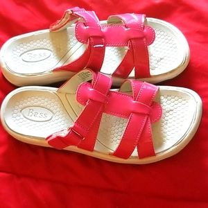 Bass sandals